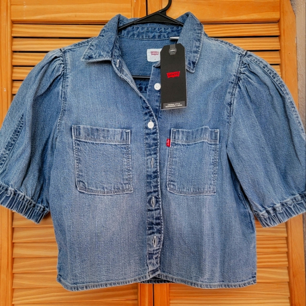 🌟NWT🌟 🚦LEVIS JEAN CROP TOP🚦